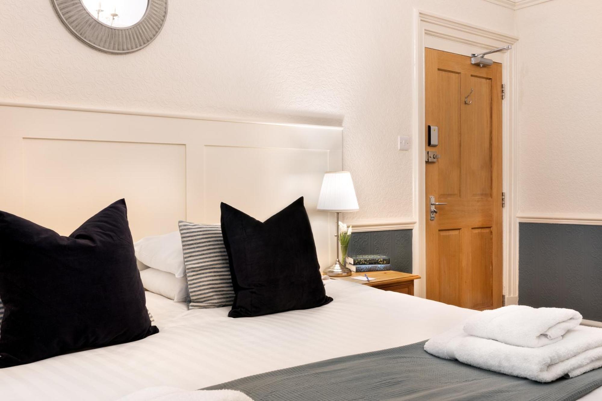 Fountains Guest House - Harrogate Stays Bagian luar foto